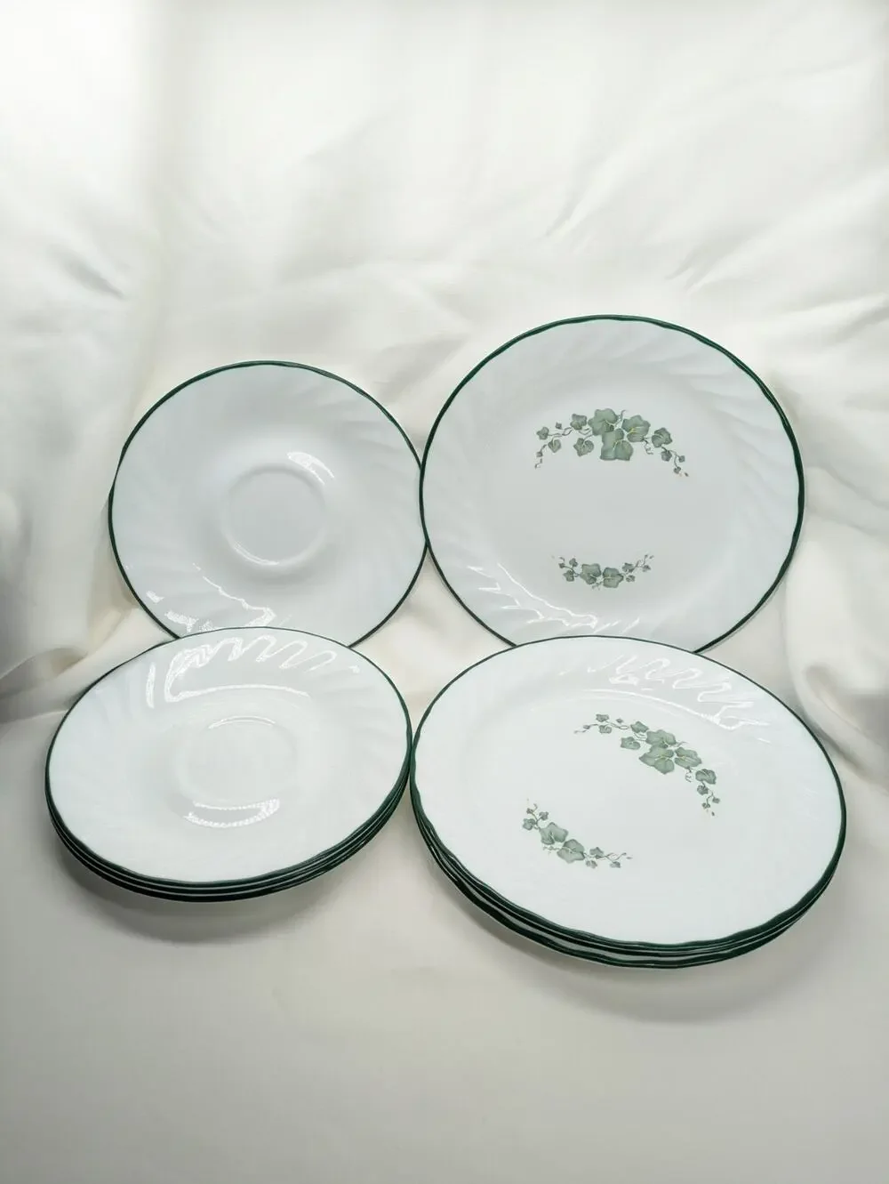Set of 8 Corelle Callaway Ivy Dessert Salad - Saucers Plates Swirl Green Rim